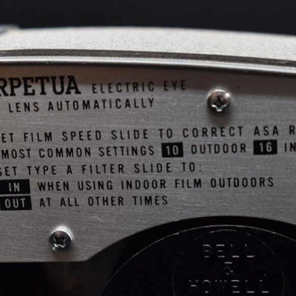 BELL AND HOWELL VIDEO CAMERA WITH CASE, INCLUDES MANUAL, VERY CLEAN, SEARS - Picture 4 of 7